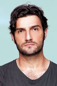 Nikos Kouris is Markos