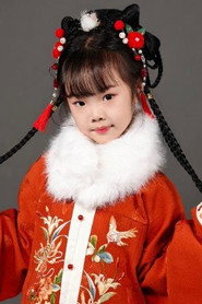 钱雅涵 in 何日舟停