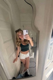 Claudia Leonard