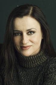 Karyofyllia Karabeti as Eftyhia (older)