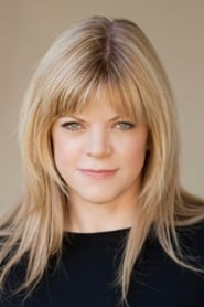 Stephanie Savage headshot