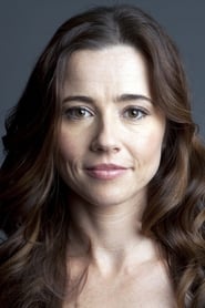 Linda Cardellini is Dolores