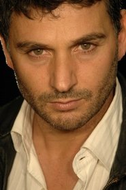 Leandro Amato as Riccardo Remundi