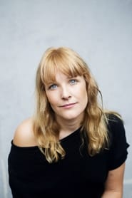 Hanna Ullerstam as Mona Lindwall