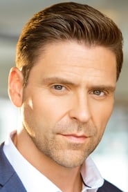 Andrew Lukich as Louis Wexler