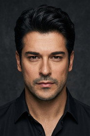 Burak Özçivit photo 2