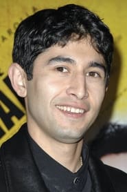 Jonathan Hernandez is Victor Padilla