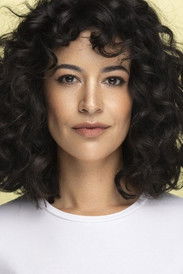 Czarina Mireles as Robyn Kael