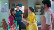 Vasundhara blackmails Anupama