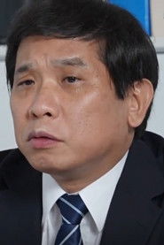 Photo de アベ, qui joue  dans オヤジって乳首責められると変な声出すからベロキスで黙らせてやるからな！ さつき芽衣 朝日奈かれん