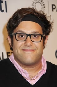 Ari Stidham isSylvester Dodd