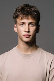 Edgar Vunsh as Street Boy