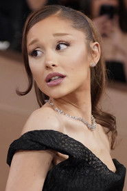 Ariana Grande is Cat Valentine