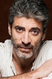 Rafael Rojas as Psicólogo