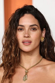 Adria Arjona photo 9