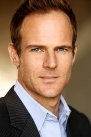 Niklaus Lange as Scott Newman