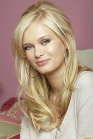 Sara Paxton — Photo 9