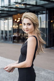 Simoné Nortmann as Niki