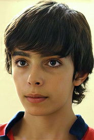 Photo de Costantinos Farmakas, qui joue Socrates dans Το Αγόρι στη Γέφυρα