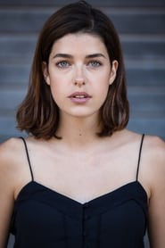 Marie Nasemann is Maria