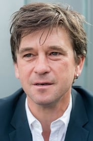 Peter Schneider as Uwe Lehman