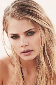 Tori Praver headshot