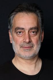 Nadi Güler as Baş Gardiyan Şeref