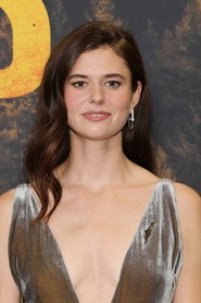 Alison Oliver photo 3