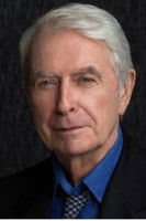 John Windsor-Cunningham as Dennis Gilcrest