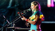 tUnE-yArDs