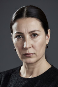 Portrait de Vahide Perçin dans le rôle de Suzan Kozan