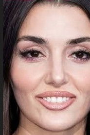 Hande Erçel photo 4