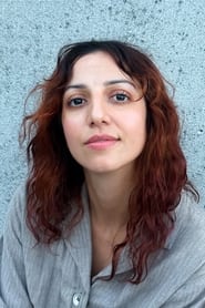 Layla Khoshnoudi as Alicia Barnes