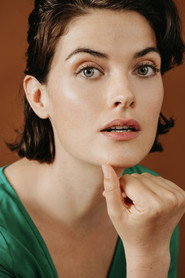 Amelia Dunn as Jezebel's Mum in Keith