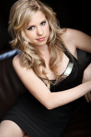 Niki Wipf 666x1000