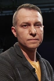 Timur Ilikajev as Busker