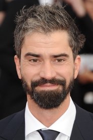 Hamish Linklater is Porter Collins