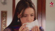 Arnav Hides a Bill in a Gift