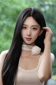 Deng Xinyue photo 2