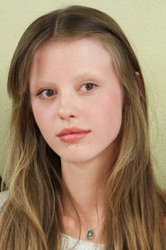 Mia Goth photo