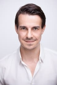 Philipp Baltus as SEK Beamter Burkhardt