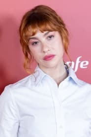 Greta Fernández is Teresa joven