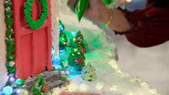 Episode 8: Holiday Light Show