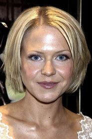 Kellie Bright photo 3