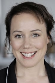 Eva Löbau is Friederike Kuhn