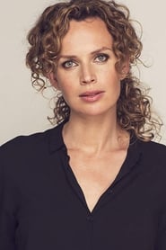 Kim Pieters as Stefanie van Bremen