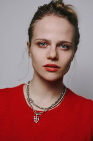 Lili Epply photo 2