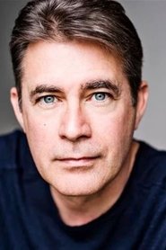 Colin Wells headshot