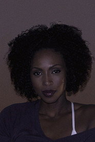 Lisa Berry 666x1000