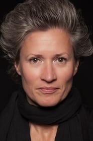 Simone Milsdochter as Pleegmoeder